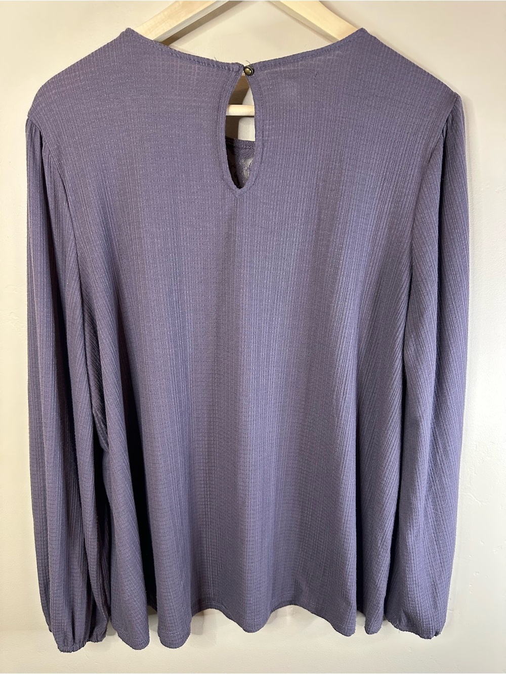 Maurices 1X Lavender Lace Yoke Long Sleeve Linen Inspo Top with Elastic sleeves - Picture 5 of 7